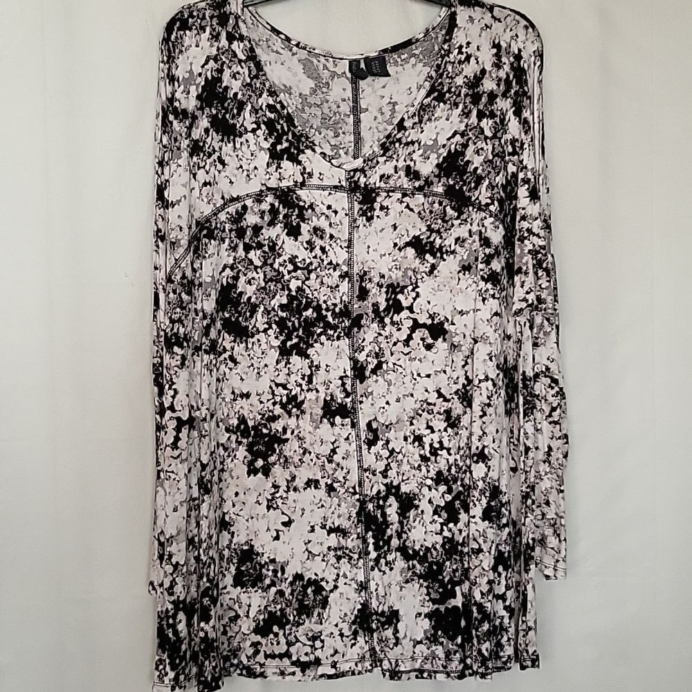 Size 1X Super  Soft Knits Tye Dye Black White Top Shirt Blouse